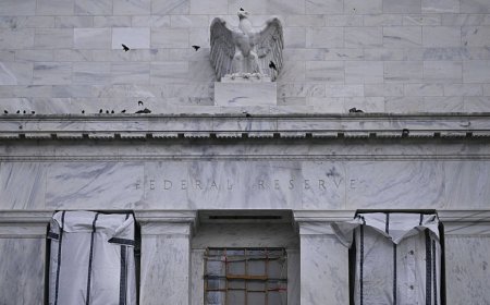 Fed dissenters explain 'no' votes, saying they disagreed with hinting next move would be a cut